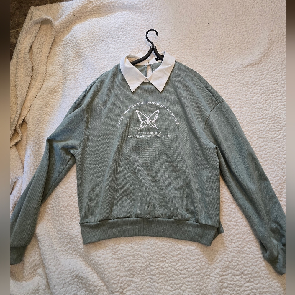 Shein sage green sweat shirt